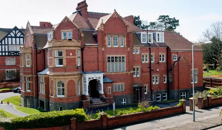 Earlscliffe 1.jpg