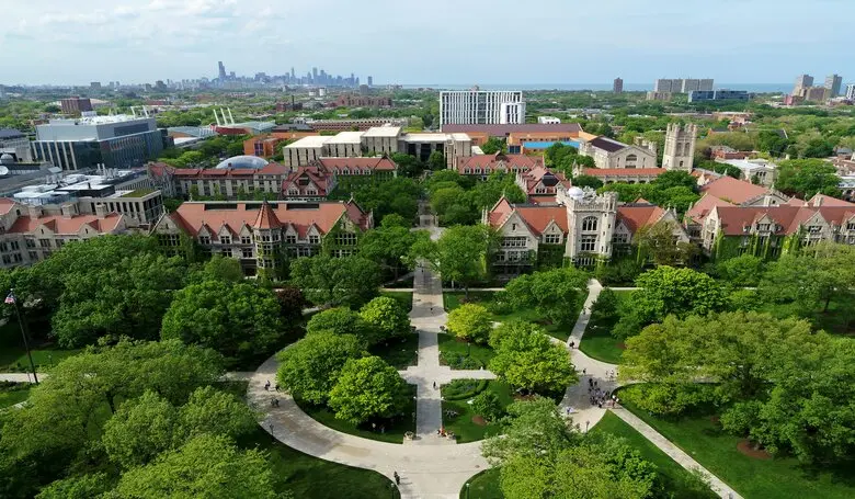 chicago uni.jpg