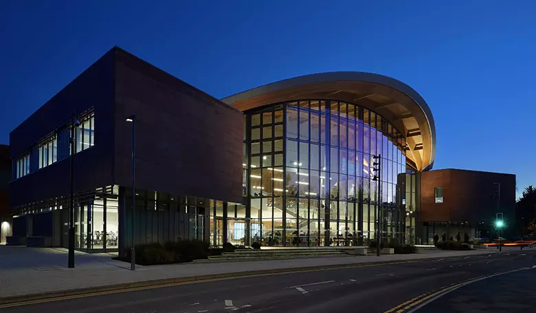 Основной корпус University of Warwick.jpg