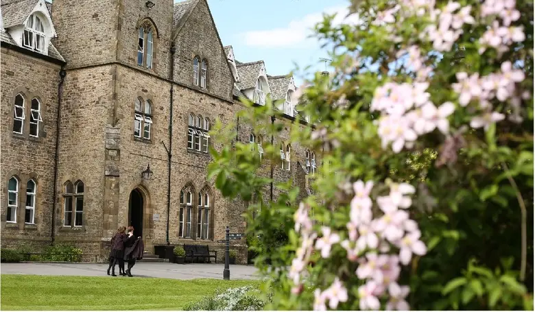 Giggleswick School _ campus.jpg