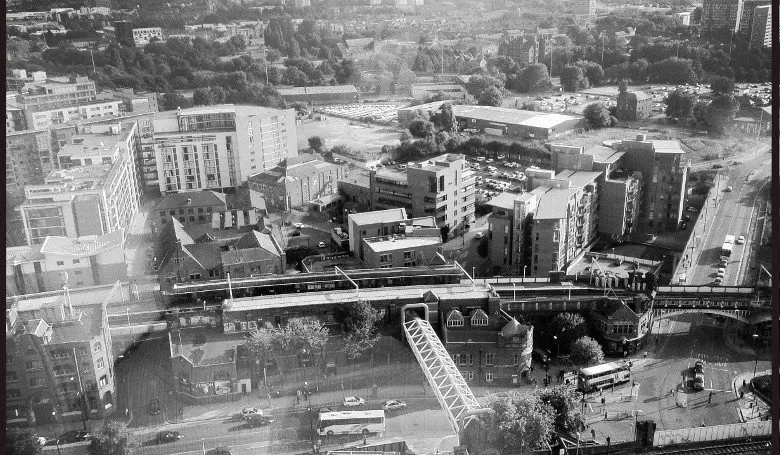 Черно-белое фото Манчестера